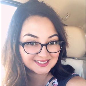 Meet your Posher, Stephanie